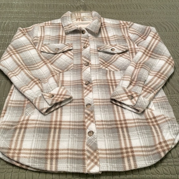 THREAD & SUPPLY Shacket Oversized Fleece Button Down with Pockets Medium - Picture 12 of 13